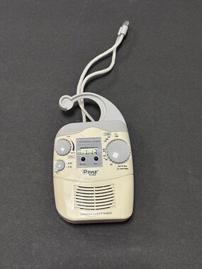Vintage Pyle Home PSR6 Waterproof Shower Clock Radio. Tested and working!